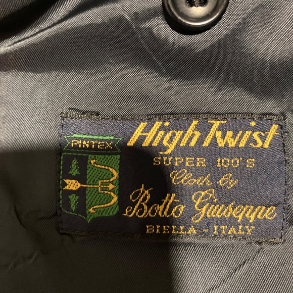 Hugo Boss Suit Custom Fabric - Picture 2 of 3